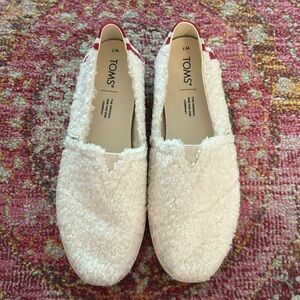 NWOT - TOMS Shoes